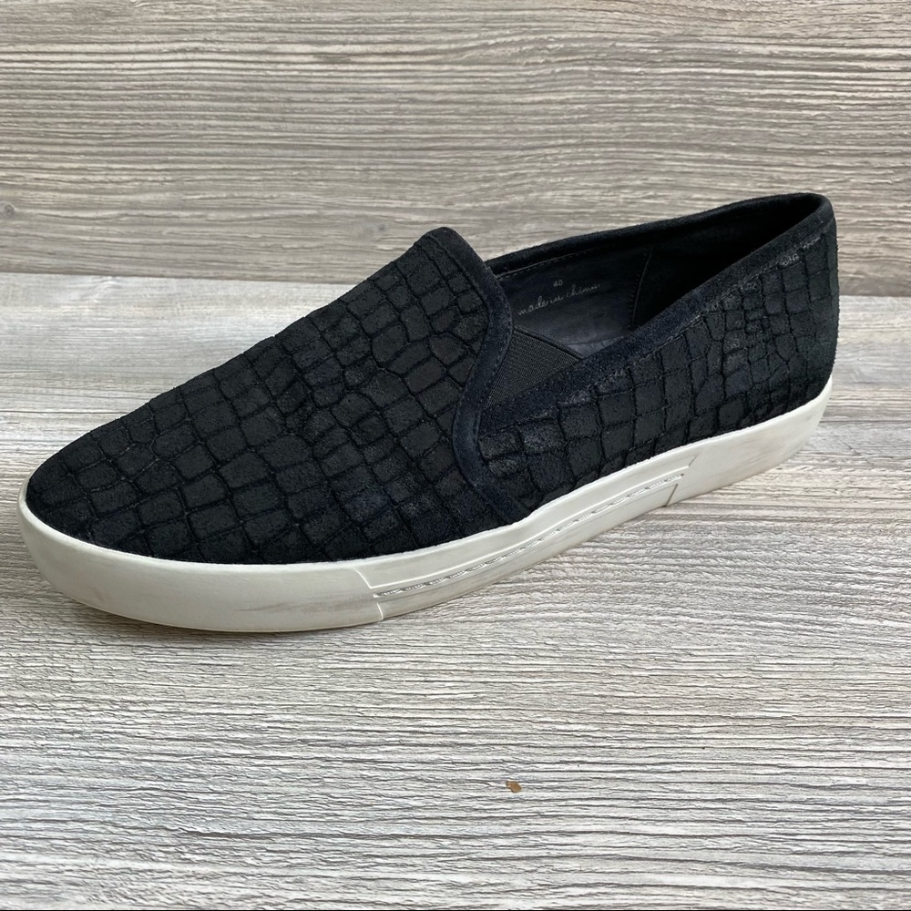 EUC Joie kidmore crocodile snake embossed black leather slip on sneaker size 40